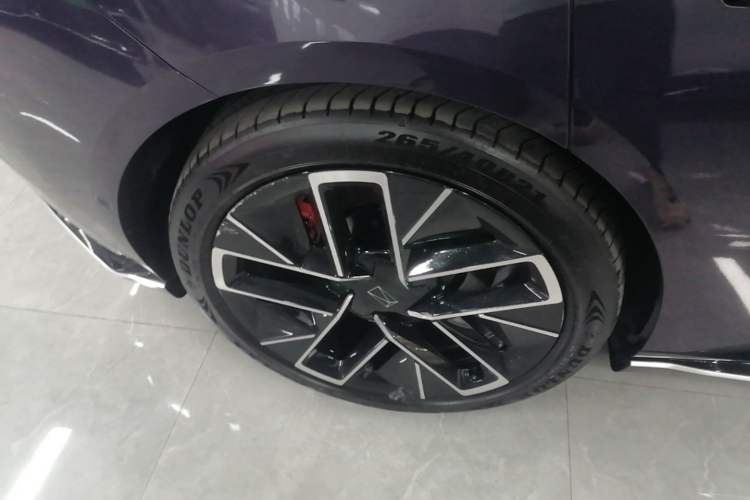 Used Avatr 12 2026 Master Pure-Electric All-Wheel-Drive Version Right Rear Wheel Hub
