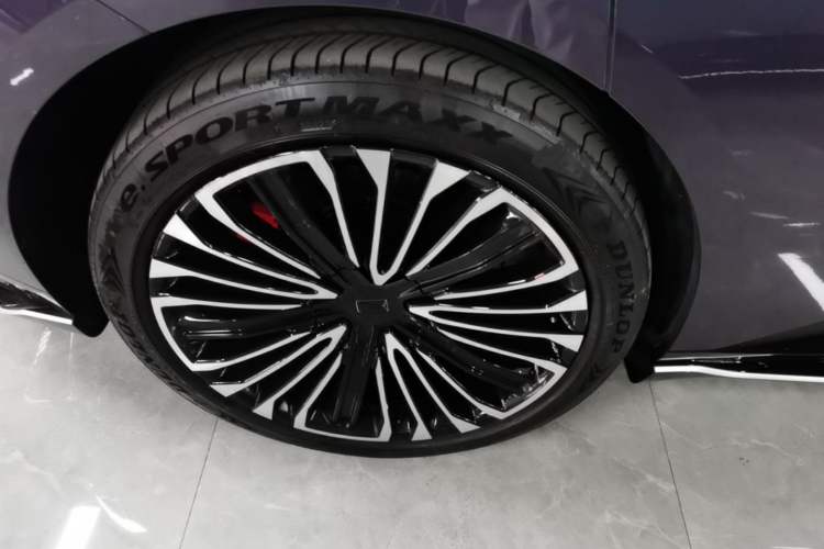 Used Avatr 12 2026 Max Pure-Electric Version Right Rear Wheel Hub