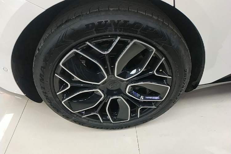 Used Avatr 12 2026 Revised Max Two-Motor Pure Electric Edition Exterior 2