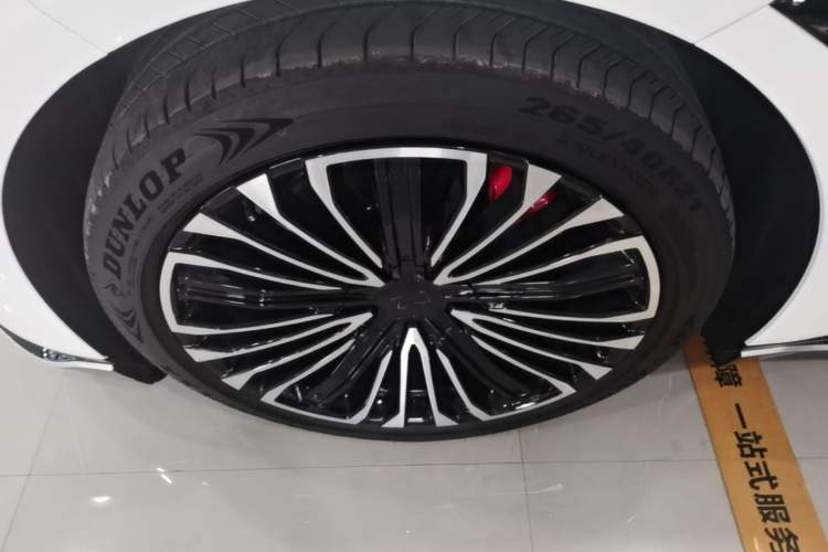 Used Avatr 12 2026 Ultra Pure-Electric All-Wheel-Drive Version Left Front Wheel Hub