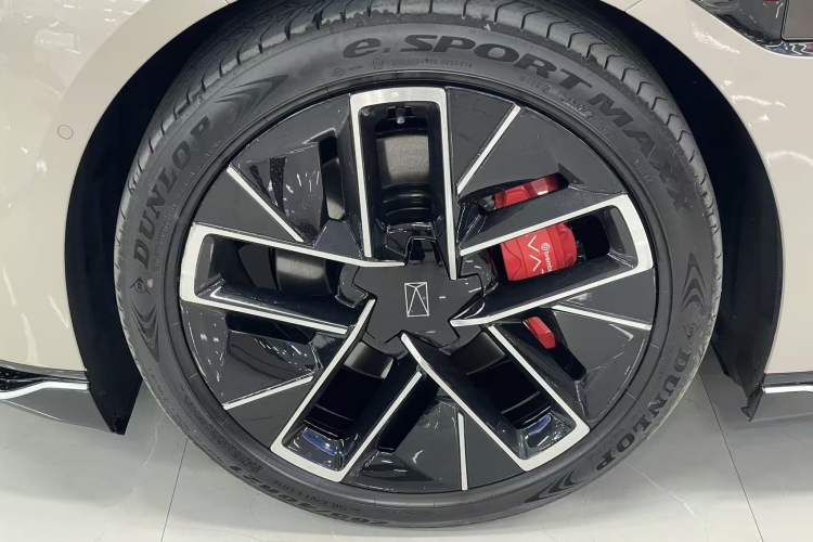 Used Avatr 12 2026 Master Pure-Electric All-Wheel-Drive Version Exterior 5