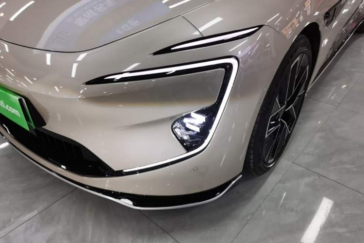 Used Avatr 12 2026 Master Pure-Electric All-Wheel-Drive Version Left Front Headlight