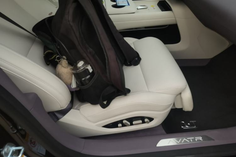 Used Avatr 06T 2026 Model Max Dual-Motor Pure Electric Version Right Front Seat