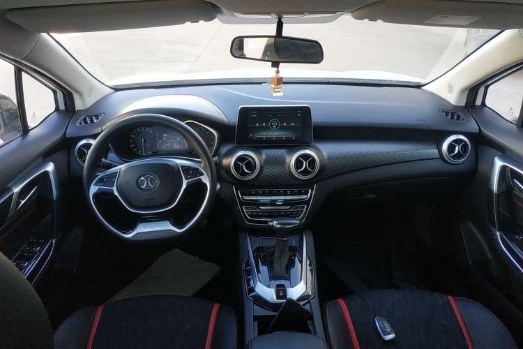 Used BAIC 2019 1.5L CVT Luxury Edition China V Center Console
