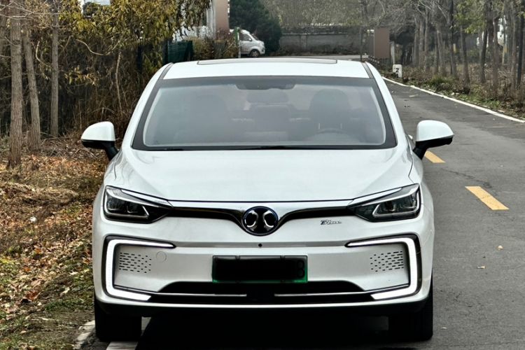 Used BAIC Beijing EU5 2018 R550 Smart Trend Edition Exterior 1