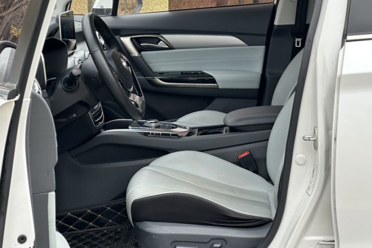 Used BAIC Beijing EU5 2018 R550 Smart Trend Edition Interior 3