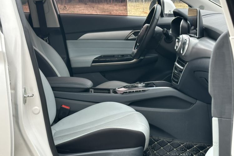 Used BAIC Beijing EU5 2018 R550 Smart Trend Edition Interior 6