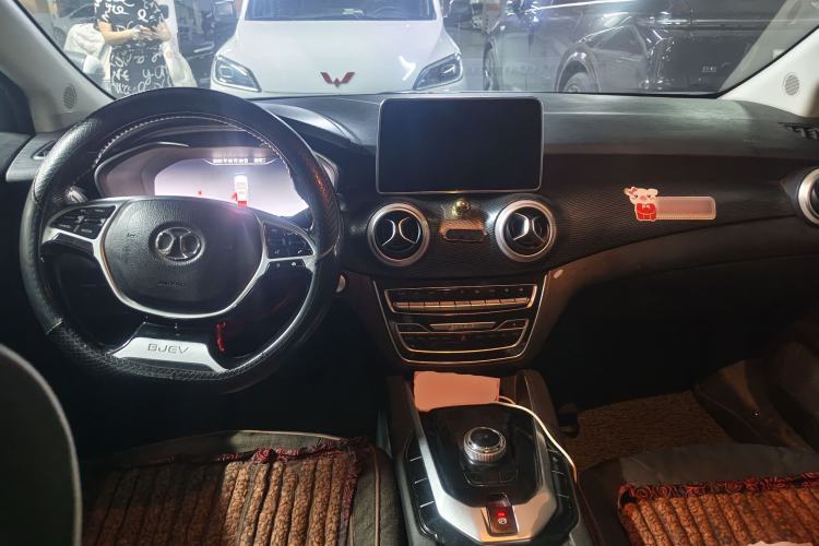 Used BAIC Beijing EU5 2018 R500 Smart Wind Edition Center Console