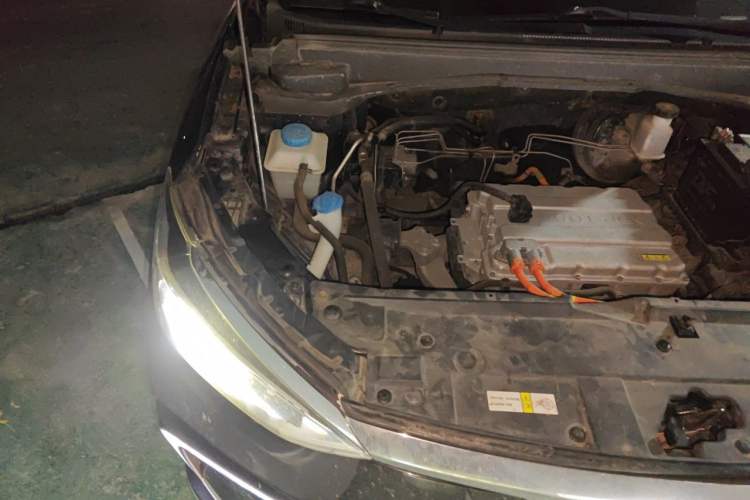 Used BAIC Beijing EU5 2018 R500 Smart Wind Edition Engine Bay Right