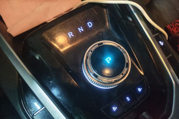 Used BAIC Beijing EU5 2018 R500 Smart Wind Edition Gear Lever