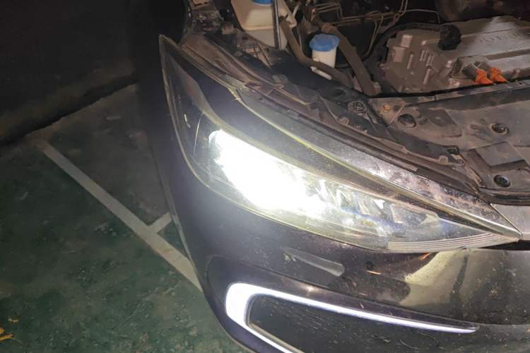 Used BAIC Beijing EU5 2018 R500 Smart Wind Edition Right Front Headlight