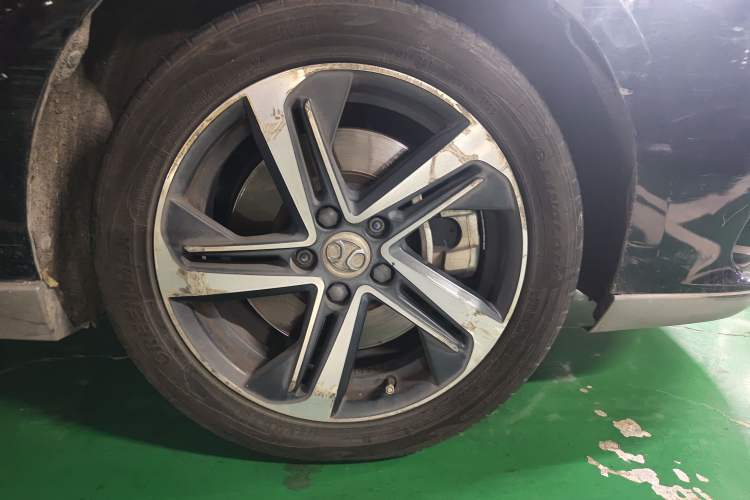 Used BAIC Beijing EU5 2018 R500 Smart Wind Edition Right Front Wheel Hub