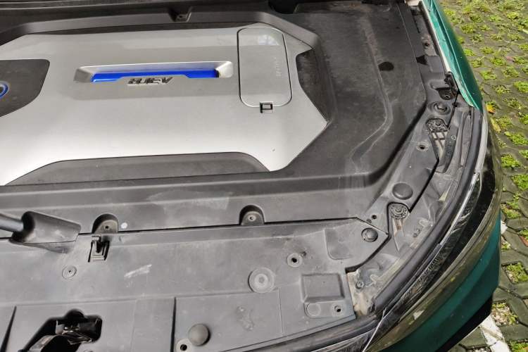 Used BAIC Beijing EU5 2018 R500 Smart Wind Edition Engine Bay Left
