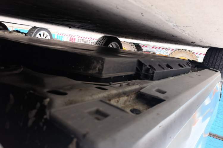 Used BAIC Beijing EU5 2018 R500 Smart Wind Edition Chassis Front Right