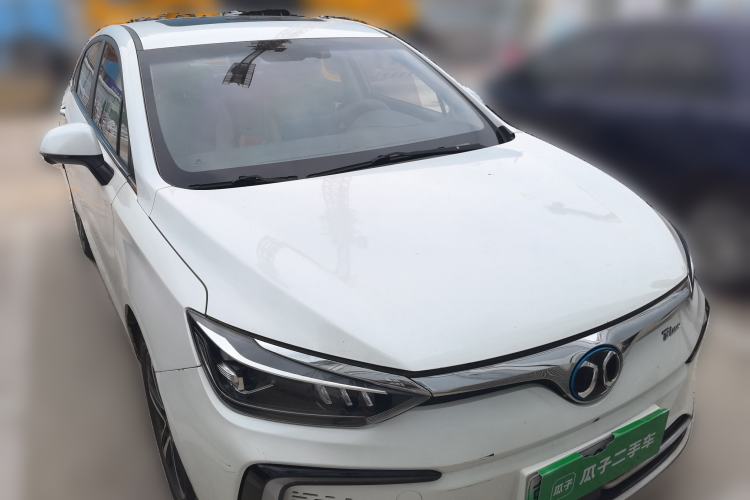 Used BAIC Beijing EU5 2018 R500 Smart Wind Edition Front Right 45 Deg