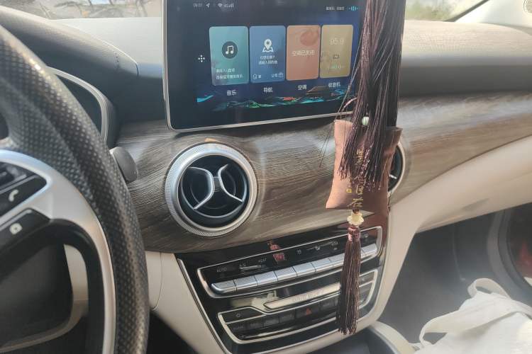 Used BAIC Beijing EU5 2018 R500 Smart Wind Edition Audio And AC Panel