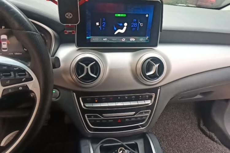Used BAIC Beijing EU5 2018 R550 Smart Trend Edition Audio And AC Panel