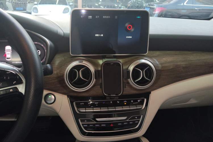 Used BAIC Beijing EU5 2018 R500 Smart Wind Edition Audio And AC Panel