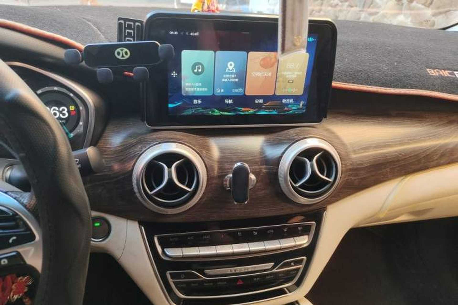 Used BAIC Beijing EU5 2018 R500 Smart Edition Audio And AC Panel