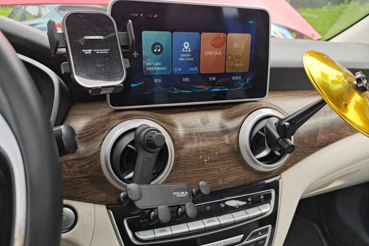 Used BAIC Beijing EU5 2018 R500 Smart Wind Edition Audio And AC Panel