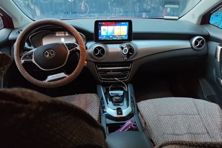 Used BAIC Beijing EU5 2018 R550 Smart Trend Edition Center Console