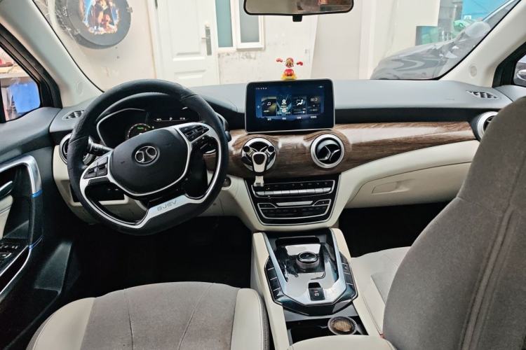 Used BAIC Beijing EU5 2018 R500 Smart Wind Edition Center Console