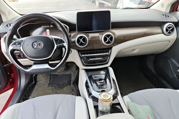 Used BAIC Beijing EU5 2018 R500 Smart Wind Edition Center Console