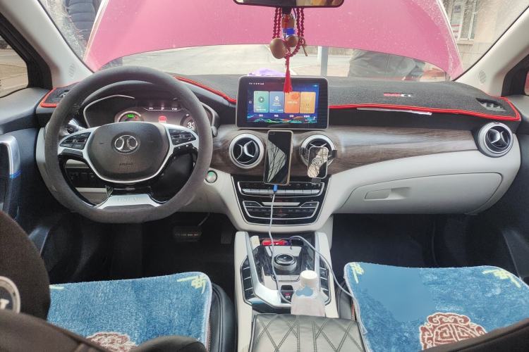 Used BAIC Beijing EU5 2018 R500 Smart Wind Edition Center Console