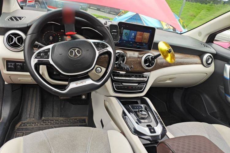 Used BAIC Beijing EU5 2018 R500 Smart Wind Edition Center Console