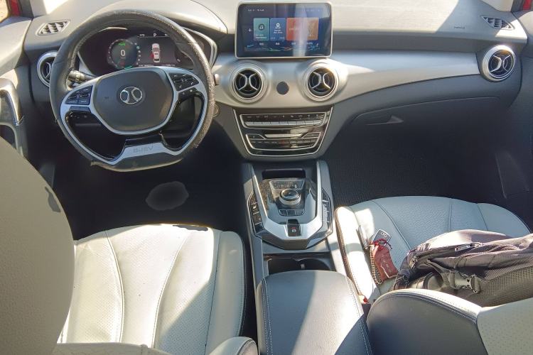 Used BAIC Beijing EU5 2018 R550 Smart Trend Edition Center Console