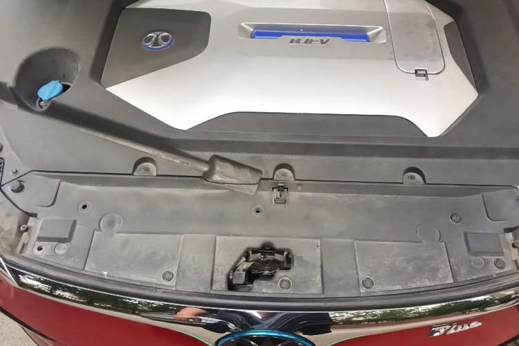 Used BAIC Beijing EU5 2018 R550 Smart Trend Edition Engine Bay