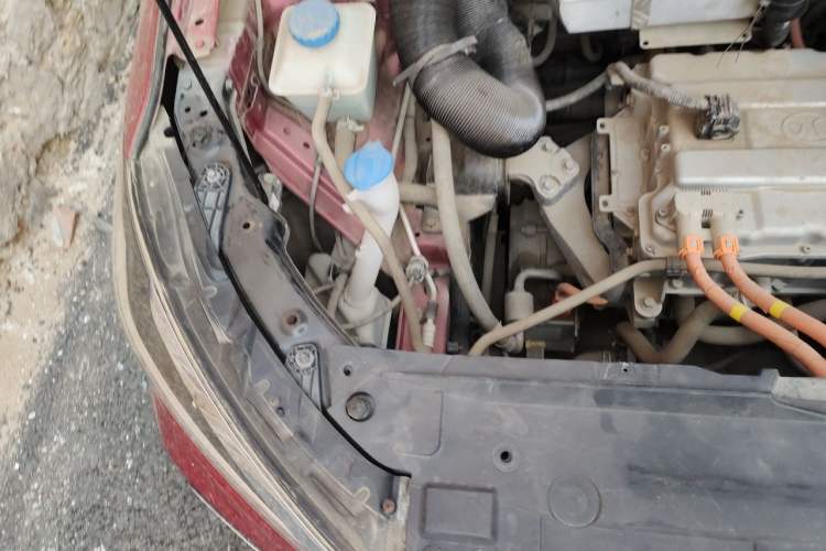 Used BAIC Beijing EU5 2018 R500 Smart Edition Engine Bay Right