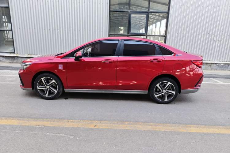 Used BAIC Beijing EU5 2018 R500 Smart Wind Edition Exterior 2