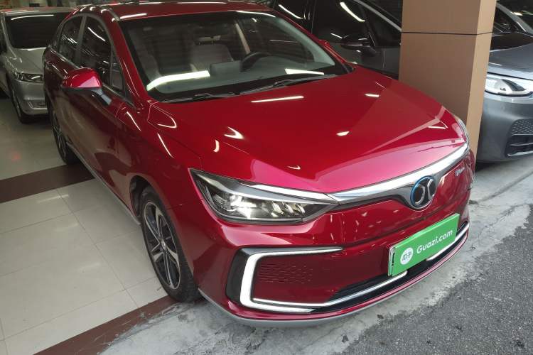 Used BAIC Beijing EU5 2018 R500 Smart Wind Edition Front Right 45 Deg