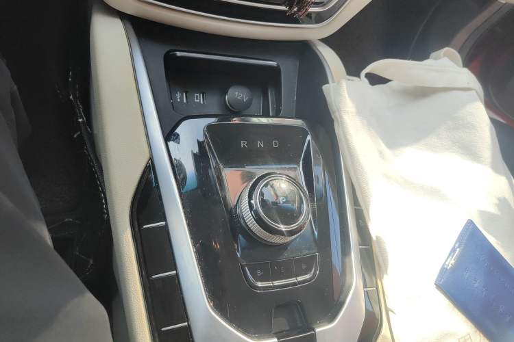 Used BAIC Beijing EU5 2018 R500 Smart Wind Edition Gear Lever