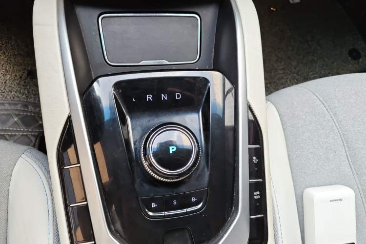 Used BAIC Beijing EU5 2018 R500 Smart Wind Edition Gear Lever