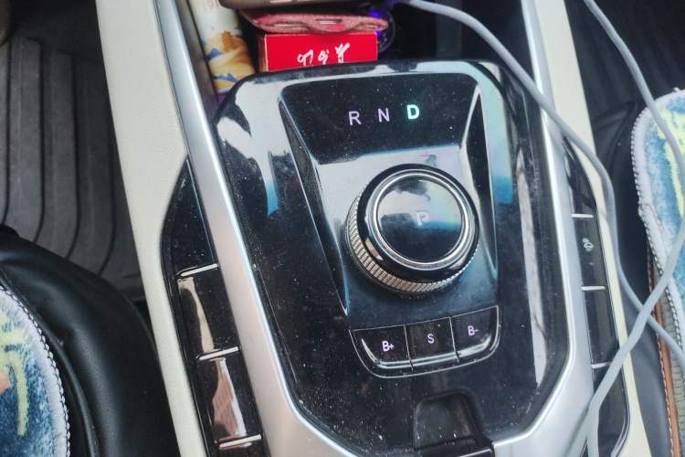 Used BAIC Beijing EU5 2018 R500 Smart Wind Edition Gear Lever