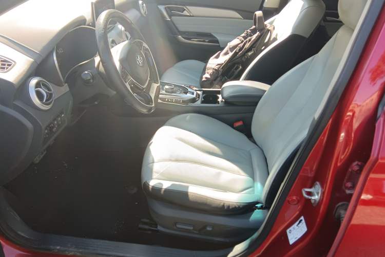 Used BAIC Beijing EU5 2018 R550 Smart Trend Edition Left Front Seat