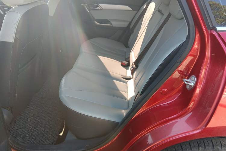 Used BAIC Beijing EU5 2018 R550 Smart Trend Edition Left Rear Seat