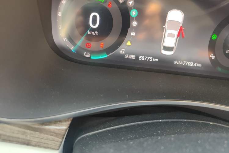 Used BAIC Beijing EU5 2018 R500 Smart Wind Edition Odometer Close Up