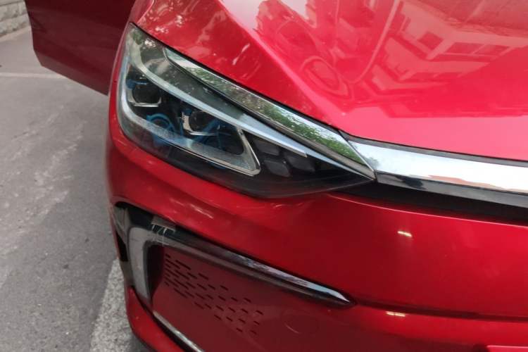 Used BAIC Beijing EU5 2018 R550 Smart Trend Edition Right Front Headlight