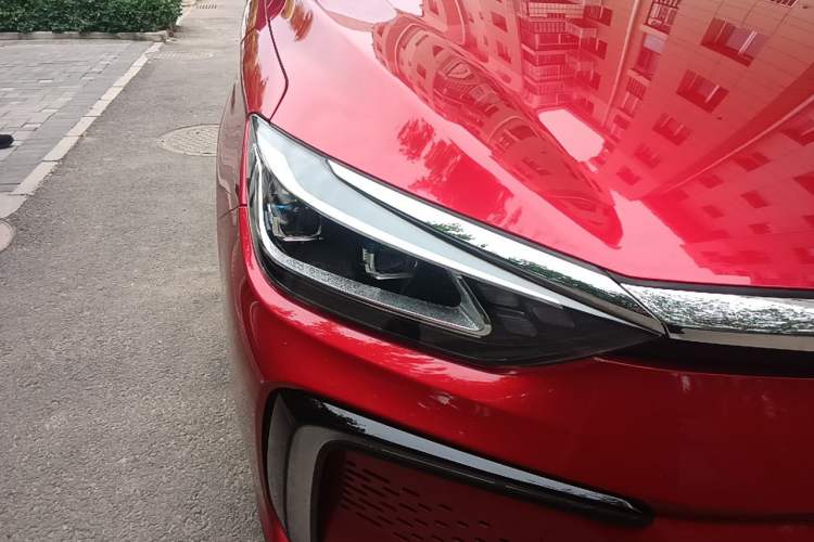 Used BAIC Beijing EU5 2018 R550 Smart Trend Edition Right Front Headlight