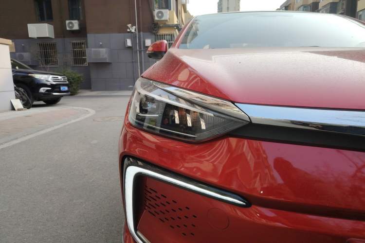 Used BAIC Beijing EU5 2018 R500 Smart Wind Edition Right Front Headlight