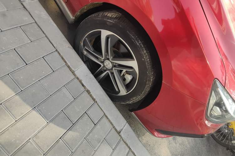 Used BAIC Beijing EU5 2018 R500 Smart Wind Edition Right Front Wheel Hub