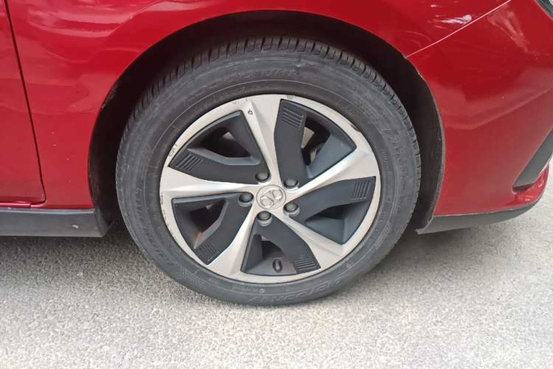Used BAIC Beijing EU5 2018 R550 Smart Trend Edition Right Front Wheel Hub
