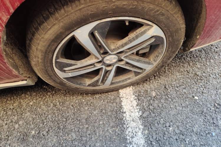 Used BAIC Beijing EU5 2018 R500 Smart Edition Right Front Wheel Hub