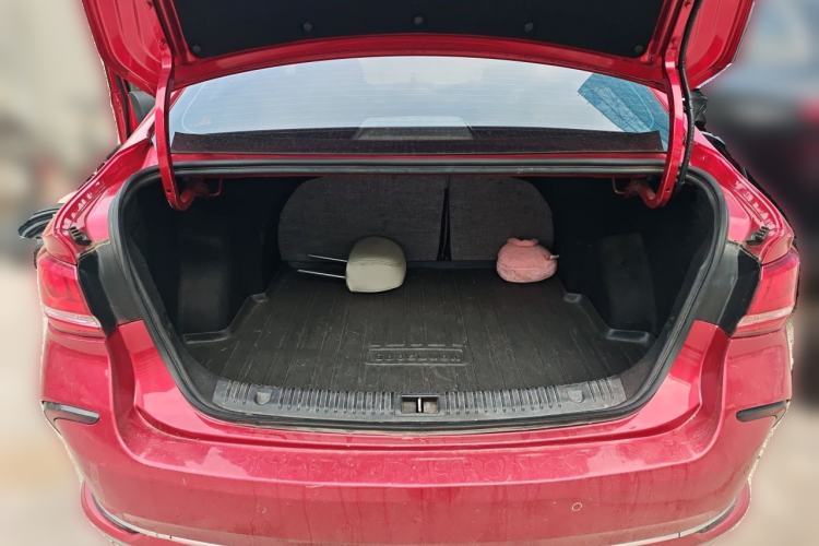 Used BAIC Beijing EU5 2018 R500 Smart Wind Edition Trunk