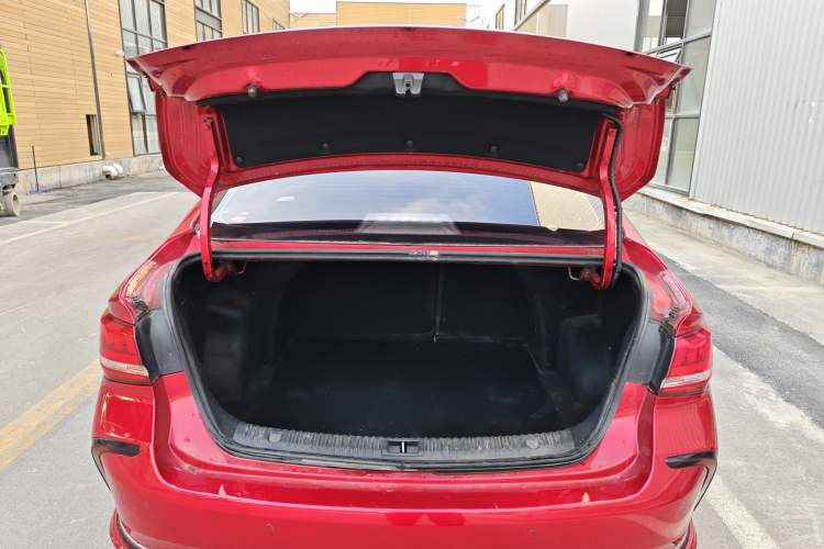 Used BAIC Beijing EU5 2018 R500 Smart Wind Edition Trunk