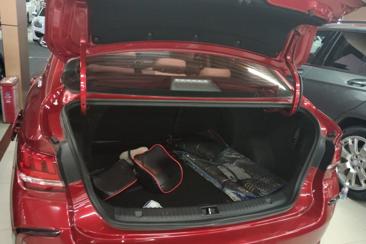 Used BAIC Beijing EU5 2018 R500 Smart Wind Edition Trunk