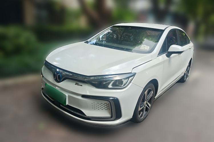 BAIC Beijing EU5 2018 R500 Smart Wind Edition مستعملة Guazi used car, China used car export, Used car for sale, Used  cars, Cheapest cars for sale